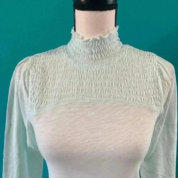 New with tags We the free Womens Caroline Smocked Turtleneck Top - Picture 4 of 7